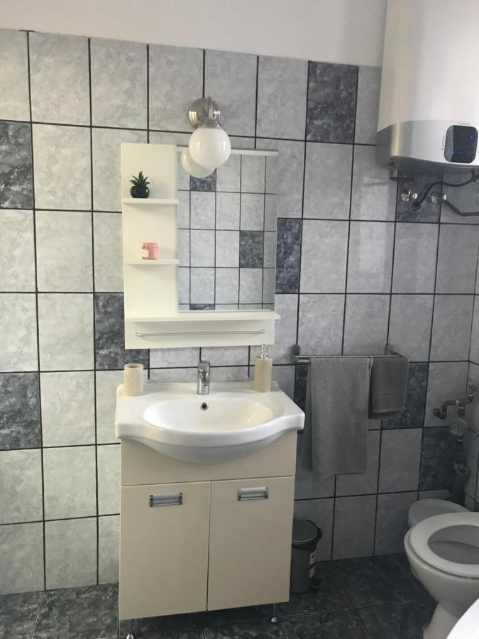 شقة Garsoniera Mandrilor Slănic المظهر الخارجي الصورة